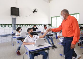 Foi inaugurada a Sala Virtual, instalada na Escola Municipal Olímpio Castro de Oliveira. O espaço é equipado com tablets. Foto: Rômulo Piauilino