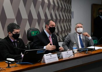 Foto: Edilson Rodrigues/Agência Senado

Fonte: Agência Senado