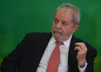 Brasília - O novo ministro da Casa Civil, Luiz Inácio Lula da Silva, durante cerimônia de posse (José Cruz/Agência Brasil)