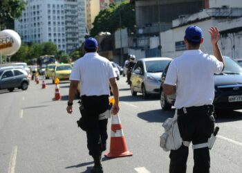 Agentes de trânsito. (Foto Reprodução/Agência Brasil)