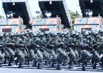 Brasília - O presidente Michel Temer participa da cerimônia comemorativa ao Dia do Exército, no Quartel-General do Exército (Antonio Cruz/ Agência Brasil)