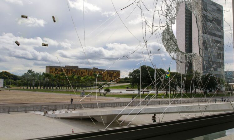 Palácio do Planalto após a destruição de vândalos