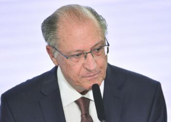 O vice-presidente da República, Geraldo Alckmin, toma posse como ministro do Desenvolvimento, Indústria, Comércio e Serviços (MDIC), no Palácio do Planalto.