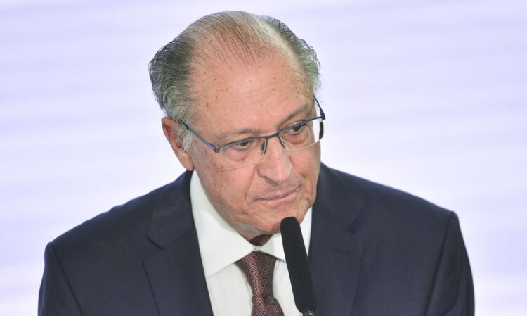 O vice-presidente da República, Geraldo Alckmin, toma posse como ministro do Desenvolvimento, Indústria, Comércio e Serviços (MDIC), no Palácio do Planalto.