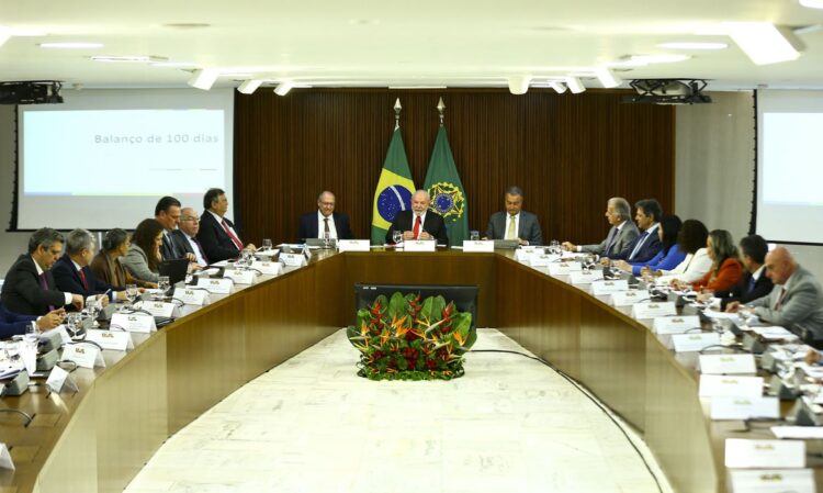 Brasília (DF), 03/04/2023 - O presidente Luiz Inácio Lula da Silva e ministros fazem reunião de balanço de 100 dias de governo, no Palácio do Planalto.