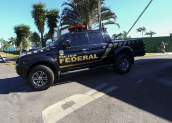 Polícia Federal faz busca e apreensão na casa do ex-presidente Jair Bolsonaro. (Foto: Reprodução/Agência Brasil)