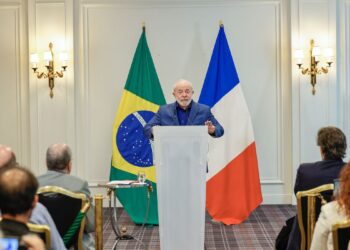 24.06.2023 - Presidente da República, Luiz Inácio Lula da Silva, durante entrevista.
Paris - França.

Foto: Ricardo Stuckert/PR