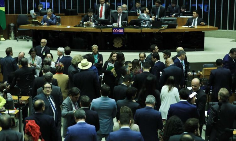 Votação da MP que estabelece a organização básica dos órgãos da Presidência da República e dos ministérios. (Foto: Reprodução/ Agência Brasil).