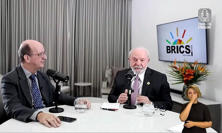 Joanesburgo, África do Sul, 22.08.2023 - Presidente Lula é entrevistado por Marcos Uchoa no programa Conversa com o Presidente, em Joanesburgo, África do Sul.  Imagem: Canal Gov