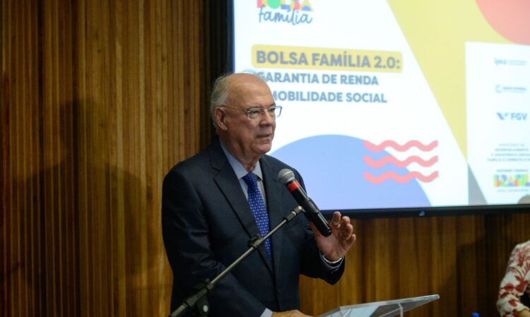 Rio de Janeiro (RJ), 26/09/2023 – O diretor da Fundação Getúlio Vargas Social, Marcelo Neri, durante divulgação de estudos sobre o Bolsa Família 2.0: garantia de renda e mobilidade social, na entidade, na zona sul da capital fluminense. Foto: Tomaz Silva/Agência Brasil