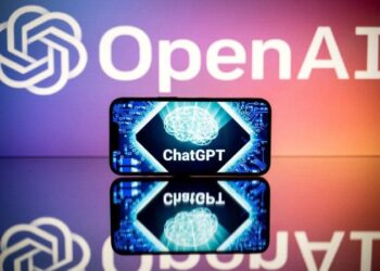 A OpenAI, fabricante do ChatGPT, disse que introduzirá ferramentas para combater a desinformação - (crédito: LIONEL BONAVENTURE / AFP)