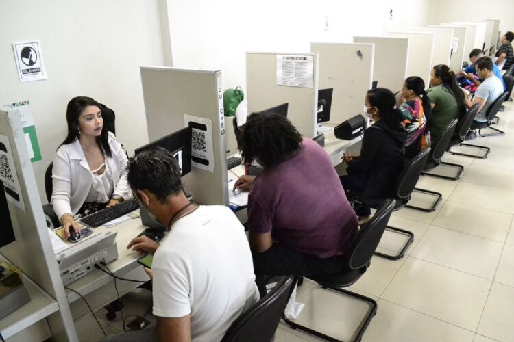 Foto: Reprodução/ Atendimento na Defensoria Pública do Estado do Piauí (Foto: Lázaro lemos)