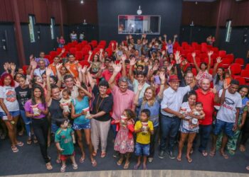 Mais de três mil famílias são beneficiadas com entrega de leite na região dos Cocais
(Foto: Governo do Piauí)