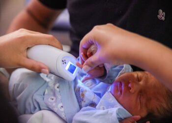 O pequeno Abner Gael, de apenas 3 dias, foi o primeiro recém-nascido no Piauí a ter nova CIN. (Foto: SSP/PI)